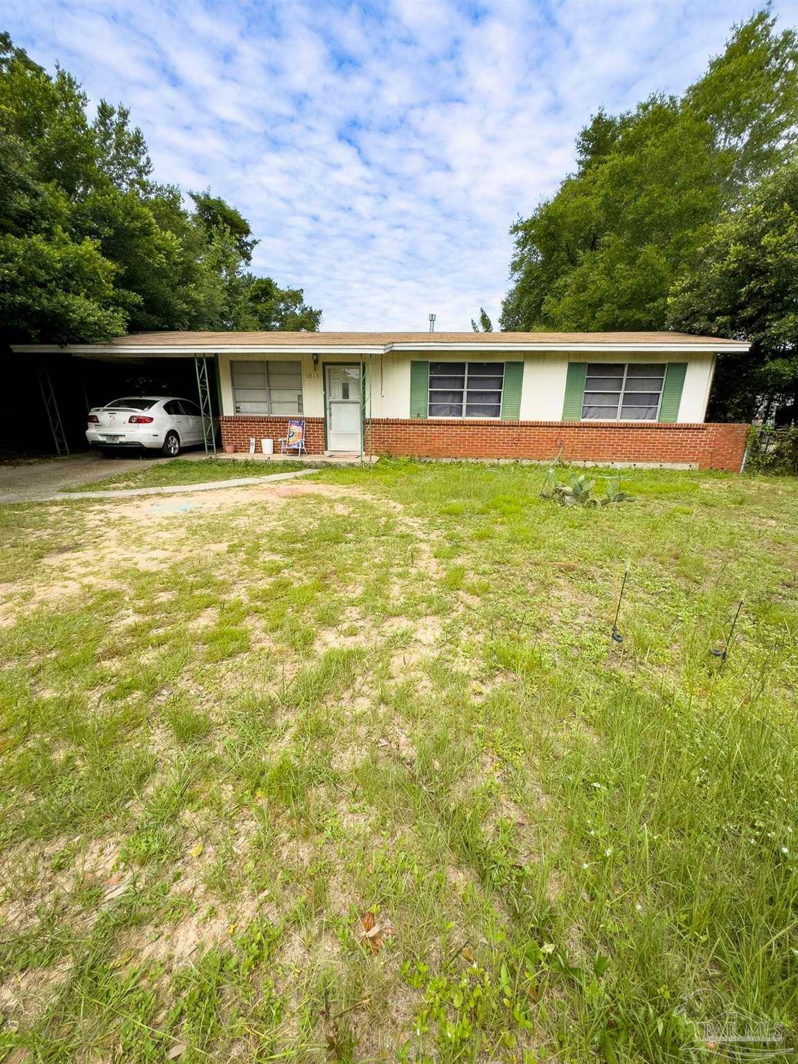 Property Photo:  1013 Potomac Dr  FL 32505 