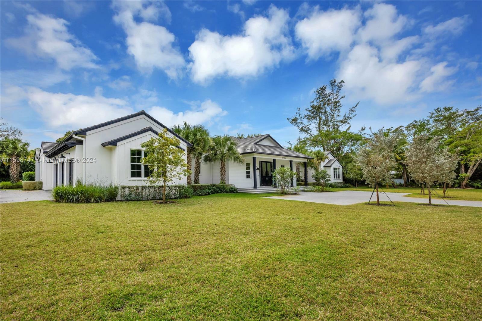 Property Photo:  9290 SW 116th St  FL 33176 