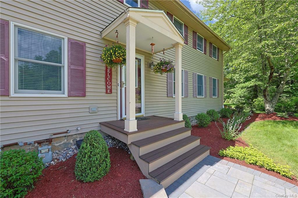 Property Photo:  979 State Route 17K  NY 12549 