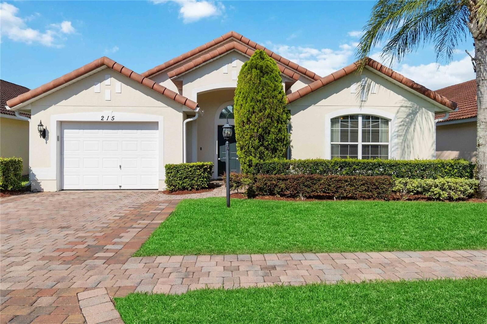 Property Photo: 215 Hummingbird Pass FL 33896