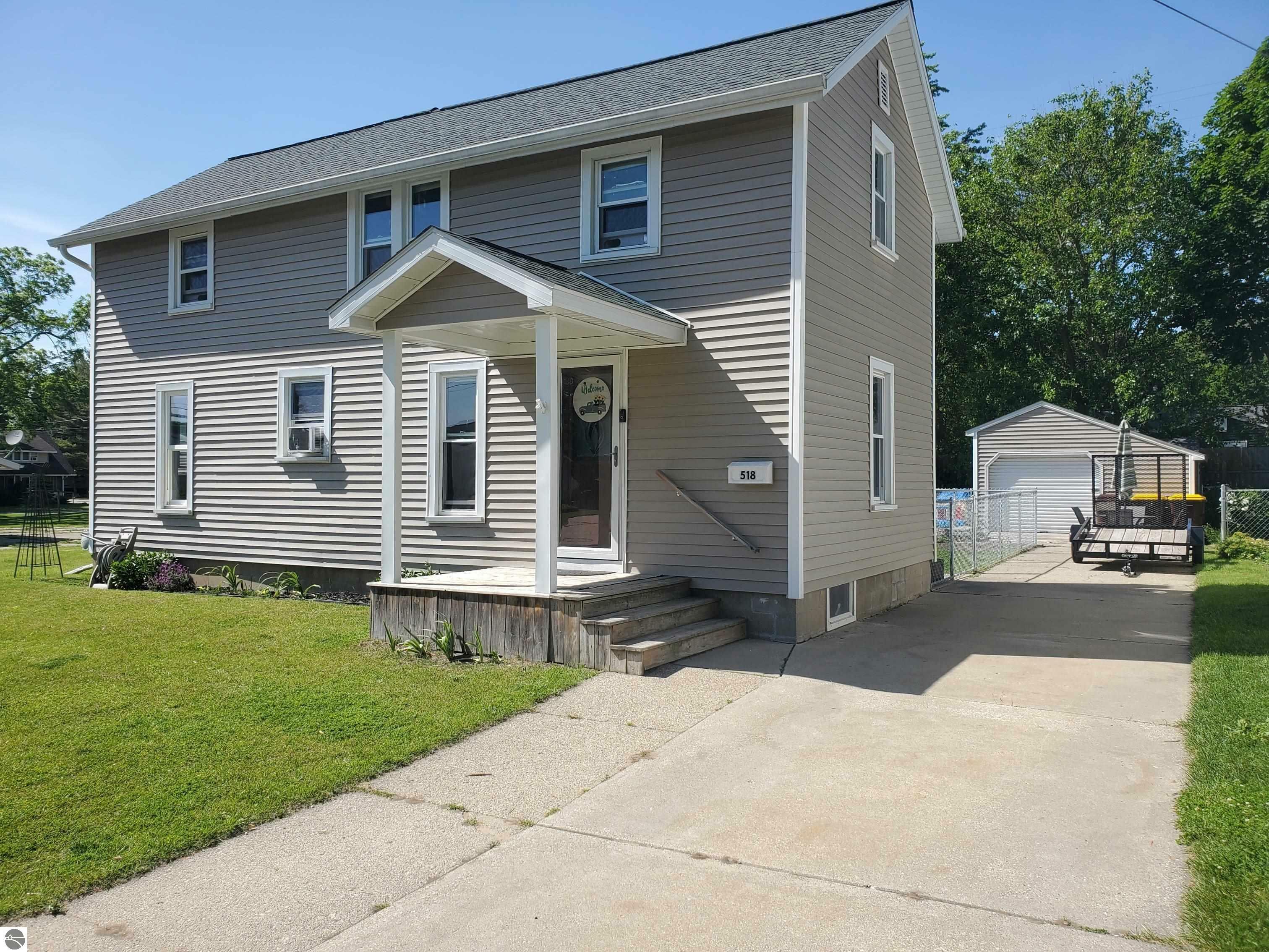 Property Photo:  518 W End Street  MI 48801 