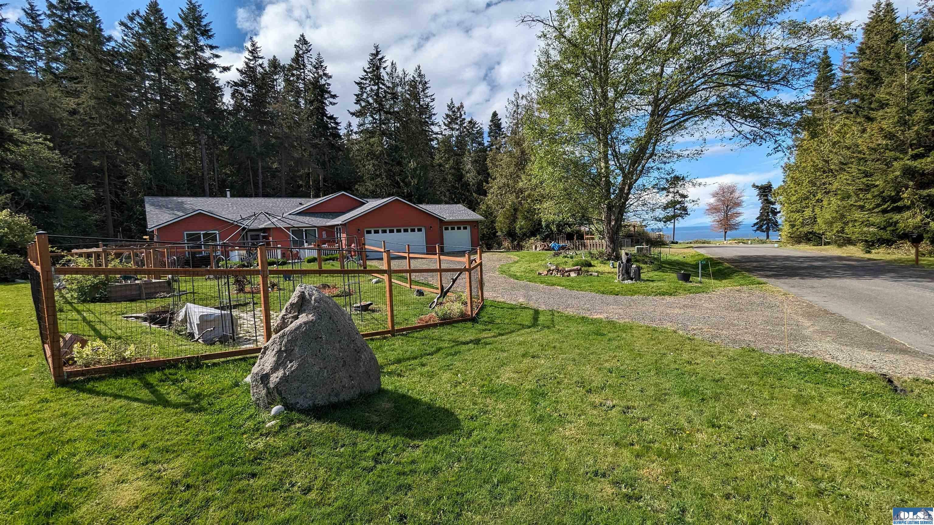 Property Photo:  631 Madrona Way  WA 98382 