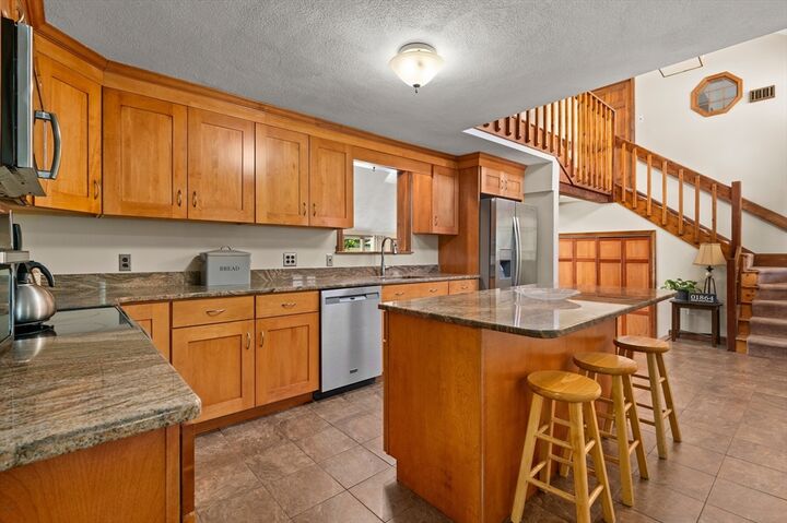 Property Photo:  6 Redmond Ave  MA 01864 