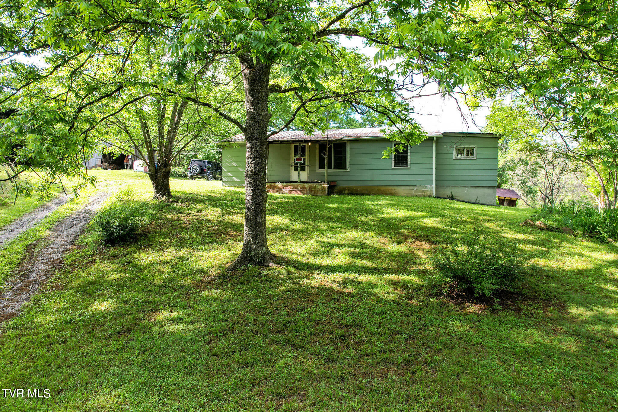 Property Photo:  1025 Pilot Mtn Road  TN 37711 