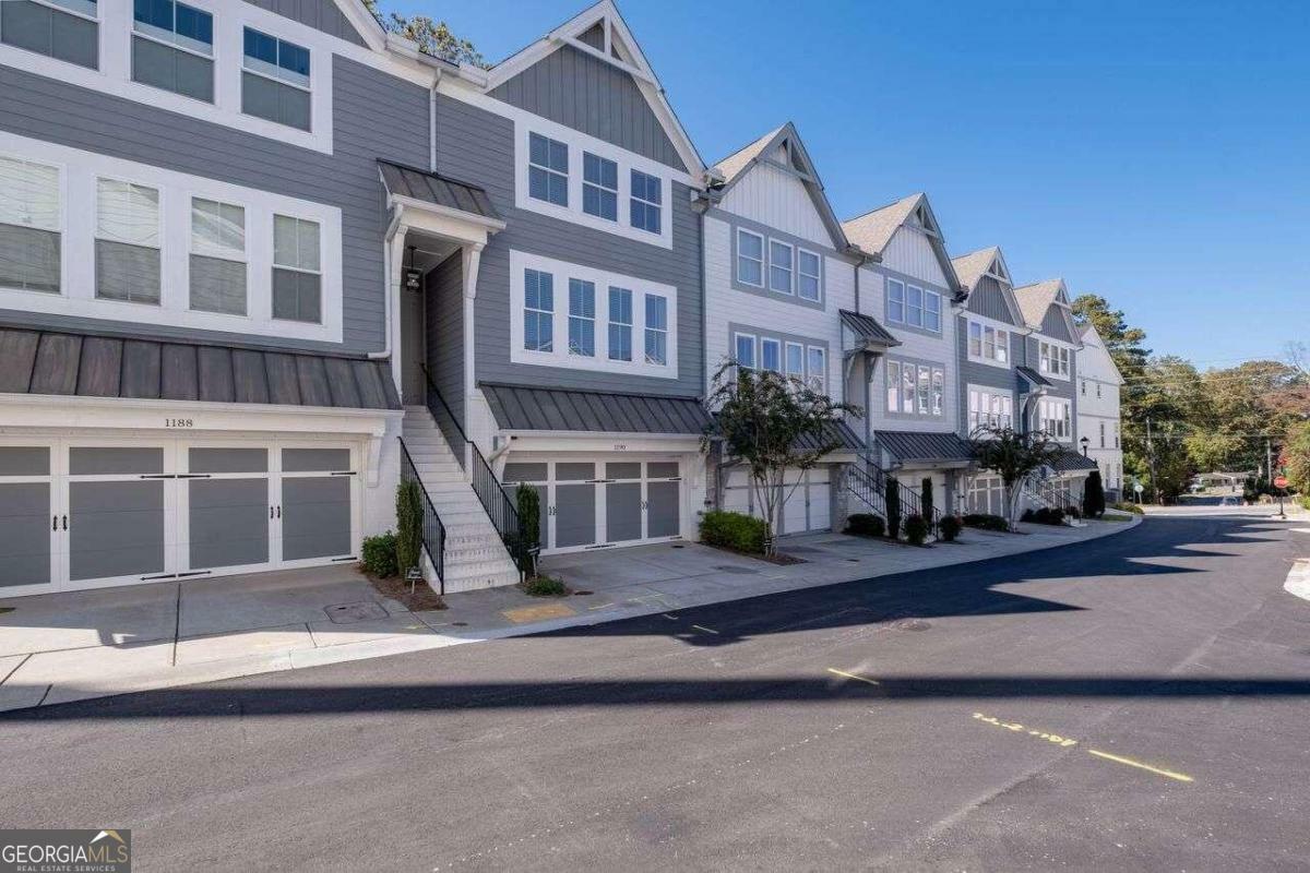 Property Photo: 1190 Kendron Lane 6 GA 30329