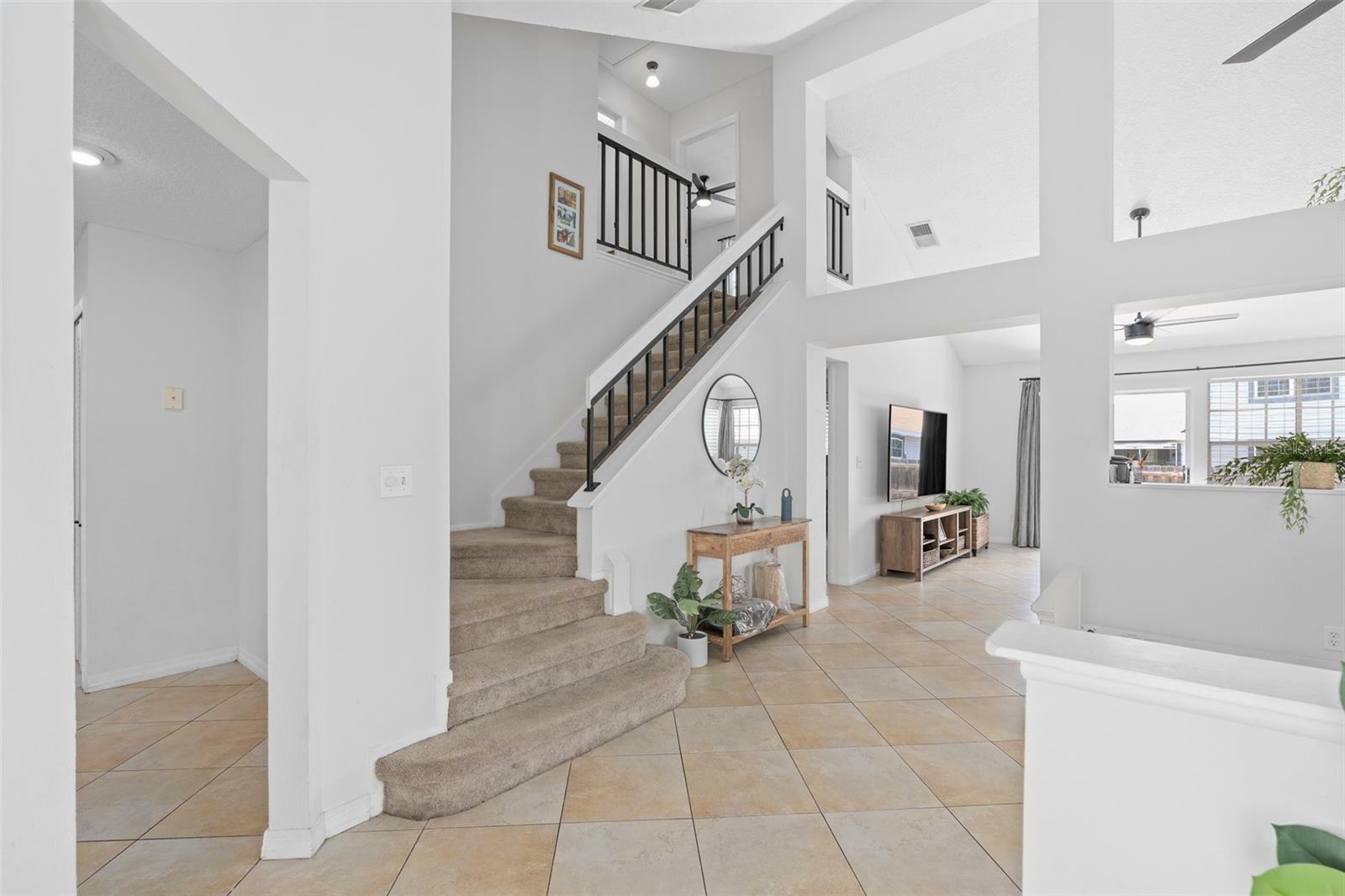 Property Photo:  988 Norfolk Court  FL 32750 