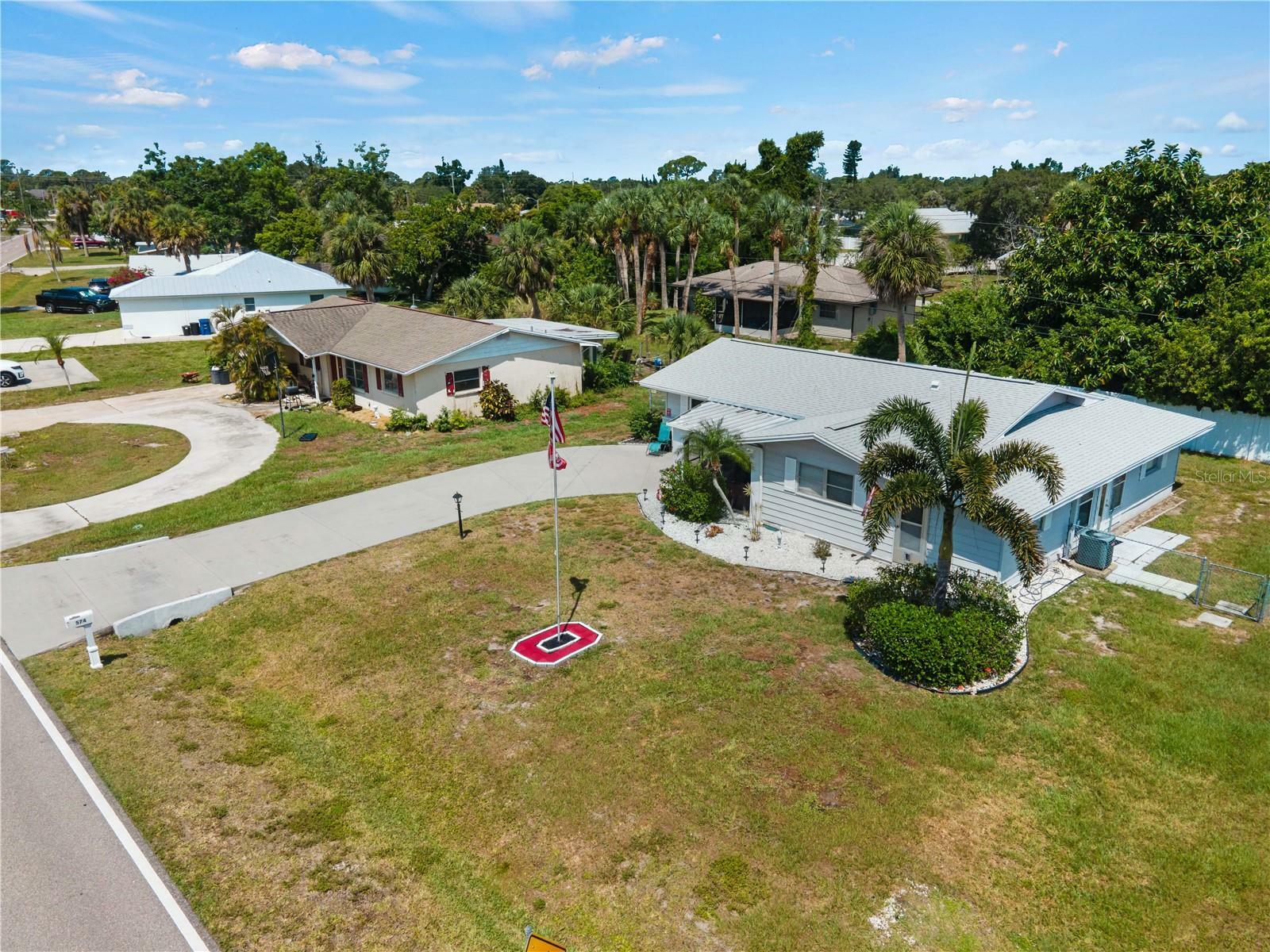 Property Photo:  574 S Venice Boulevard  FL 34293 