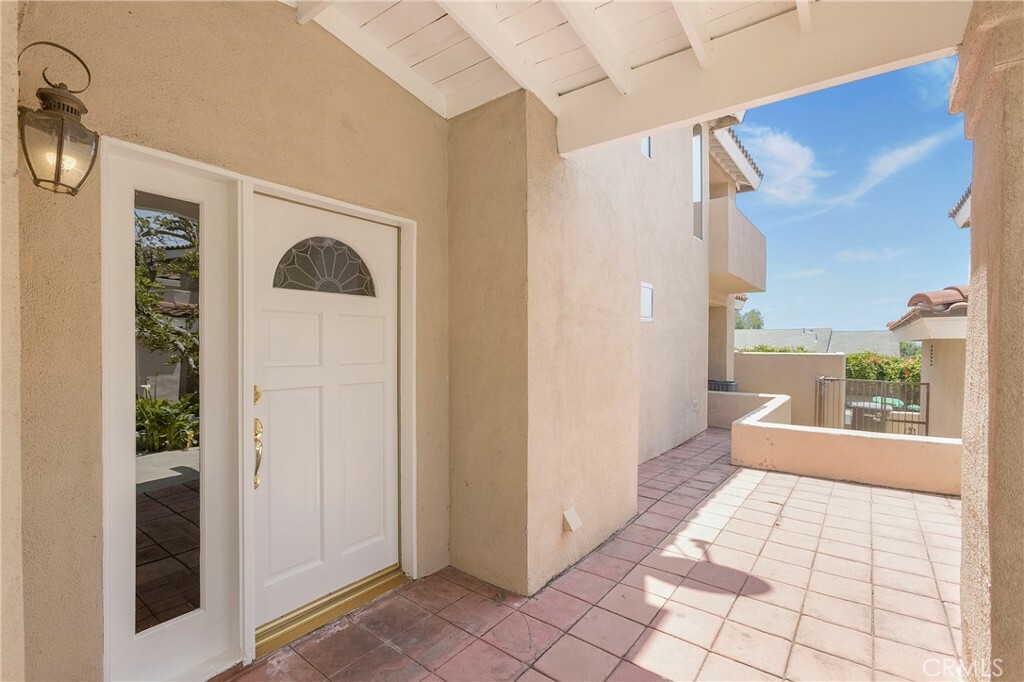 Property Photo:  1210 E Bixby Avenue  CA 92865 