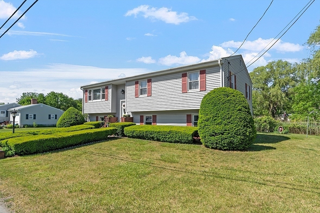 Property Photo:  18 Derry Rd  MA 01844 