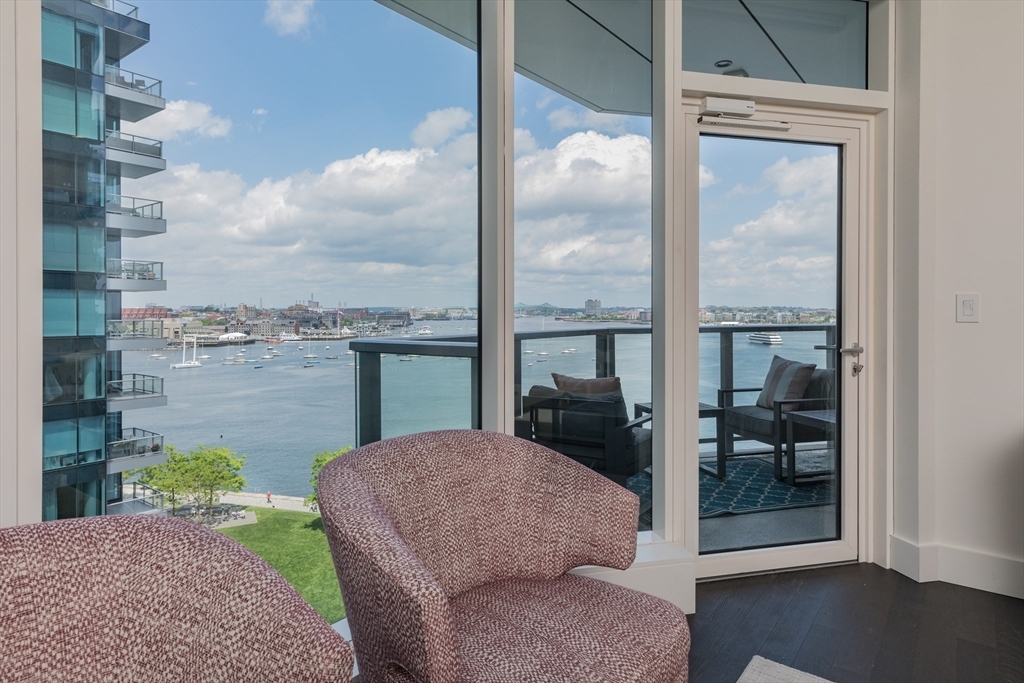 Property Photo: 50 Liberty Dr 8L MA 02210