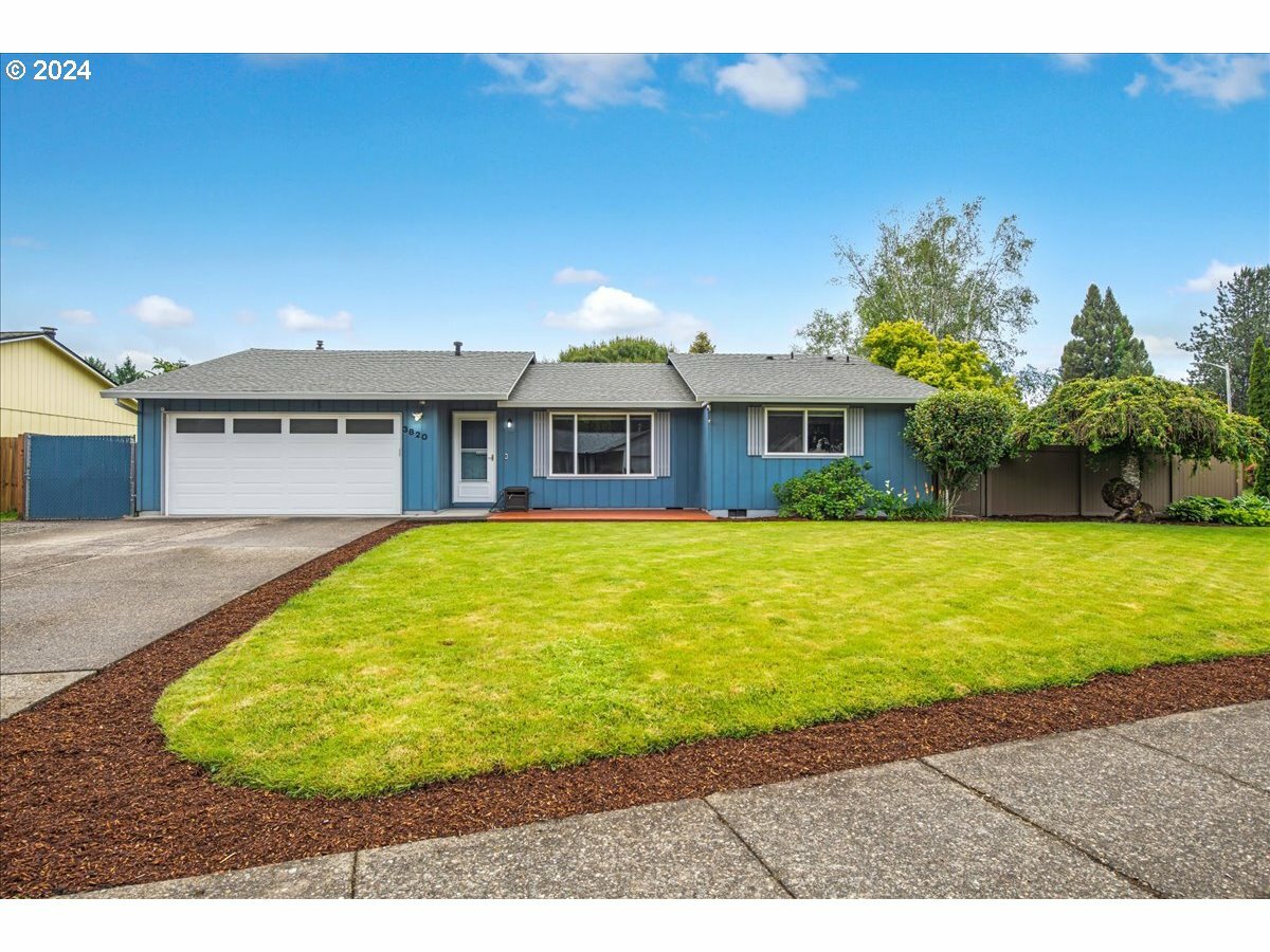 Property Photo: 3820 NE Azalea St OR 97124