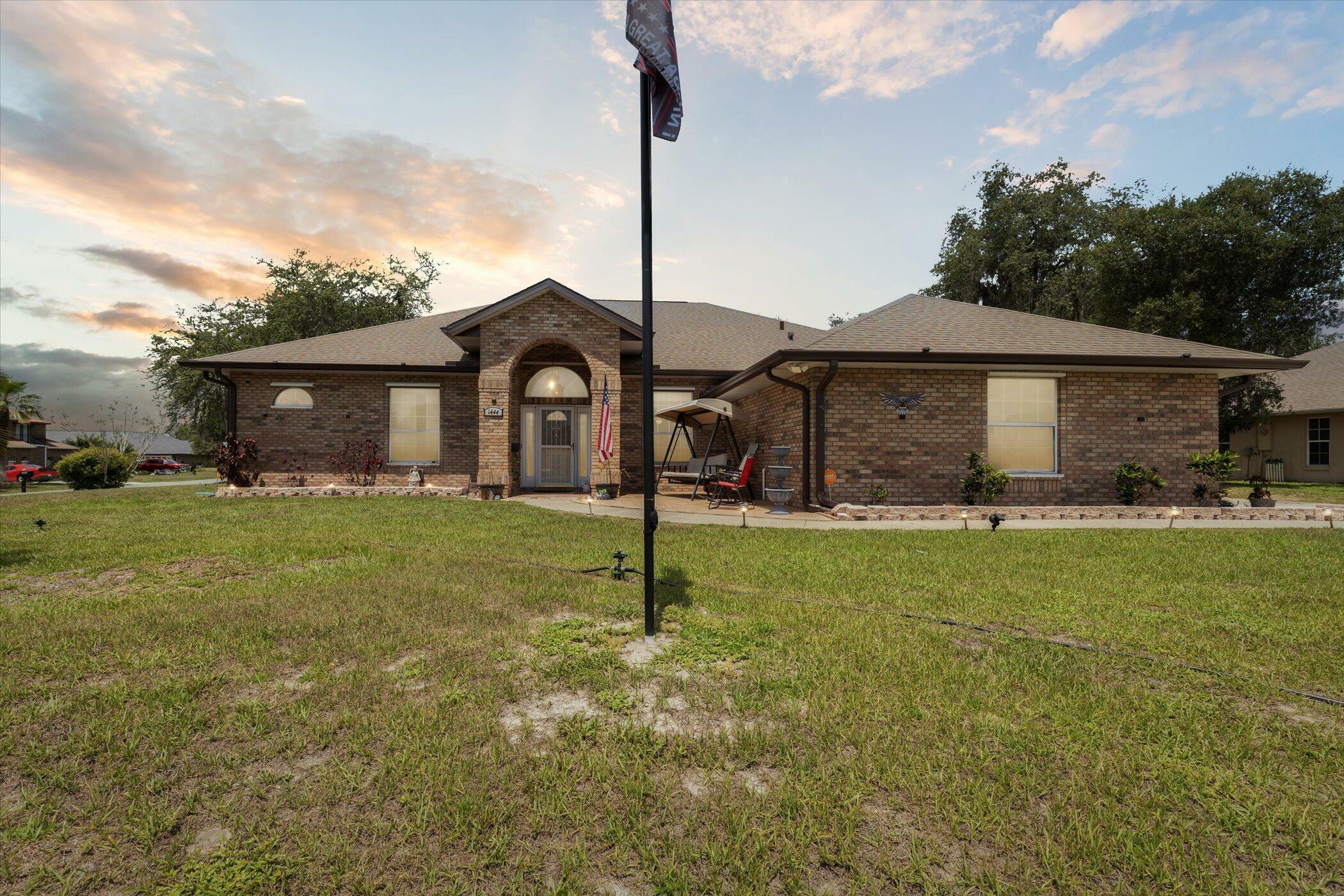 Property Photo:  1444 Waterview Drive  FL 32738 