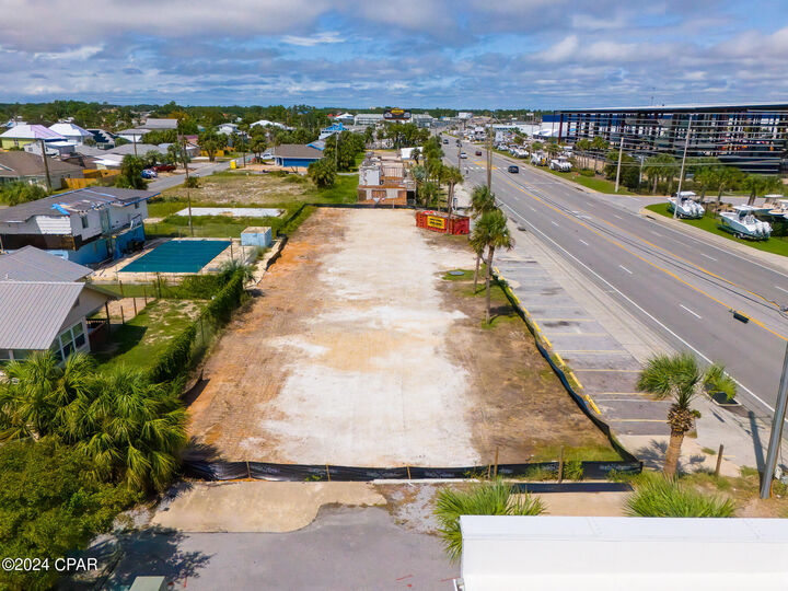Property Photo:  4010 Thomas Drive  FL 32408 