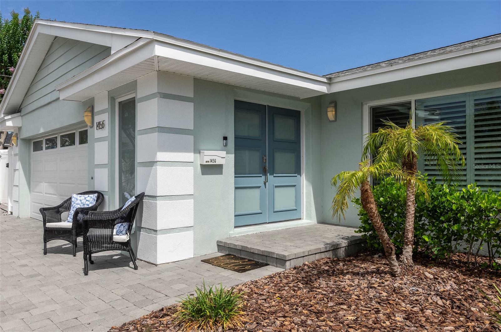 Property Photo: 1456 40th Avenue NE FL 33703