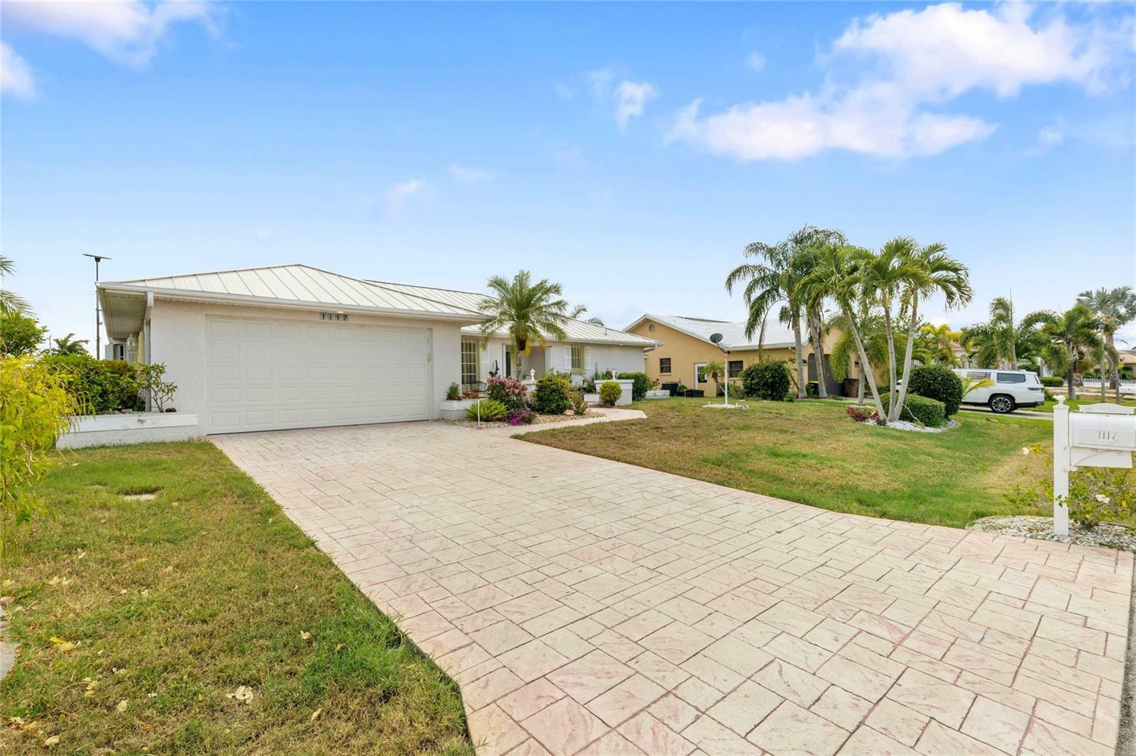 Property Photo: 1117 Treasure Cay Court FL 33950