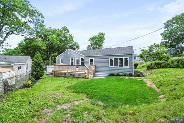 Property Photo:  25 Hamil Court  NJ 07013 