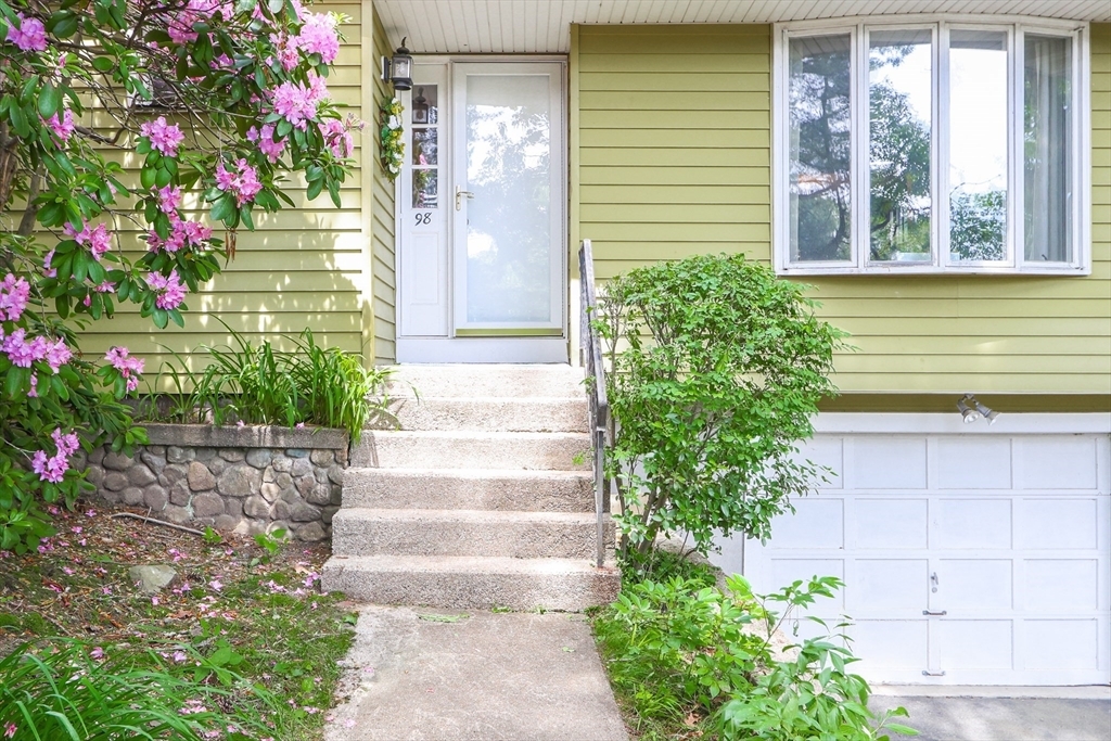 Property Photo:  98 Hunnewell Street  MA 02494 