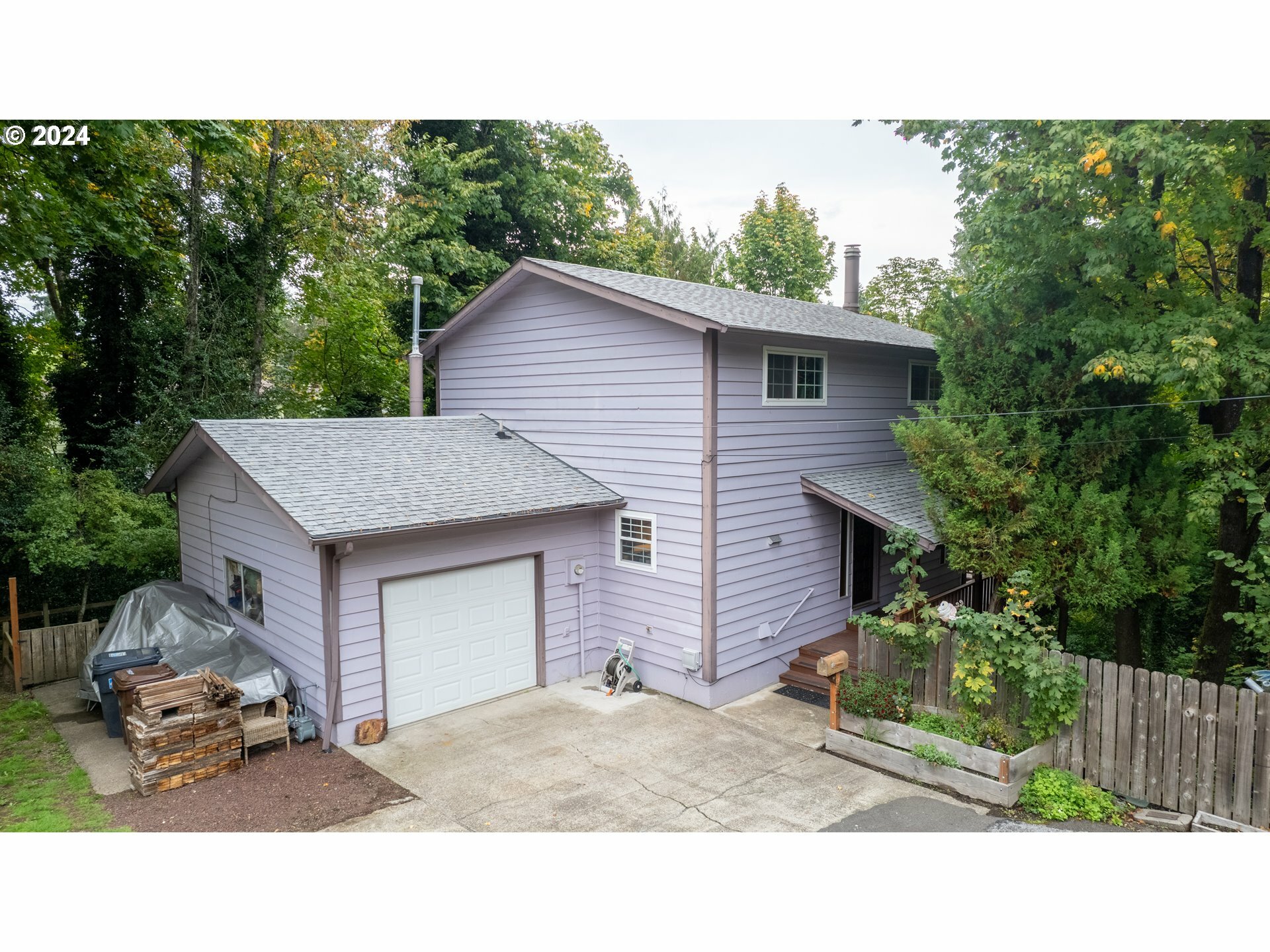 Property Photo:  625 Logus St  OR 97045 