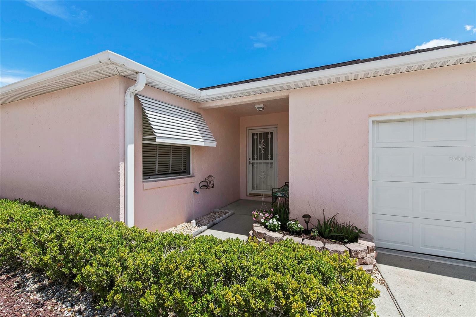 Property Photo:  811 Alvarado Place  FL 32159 