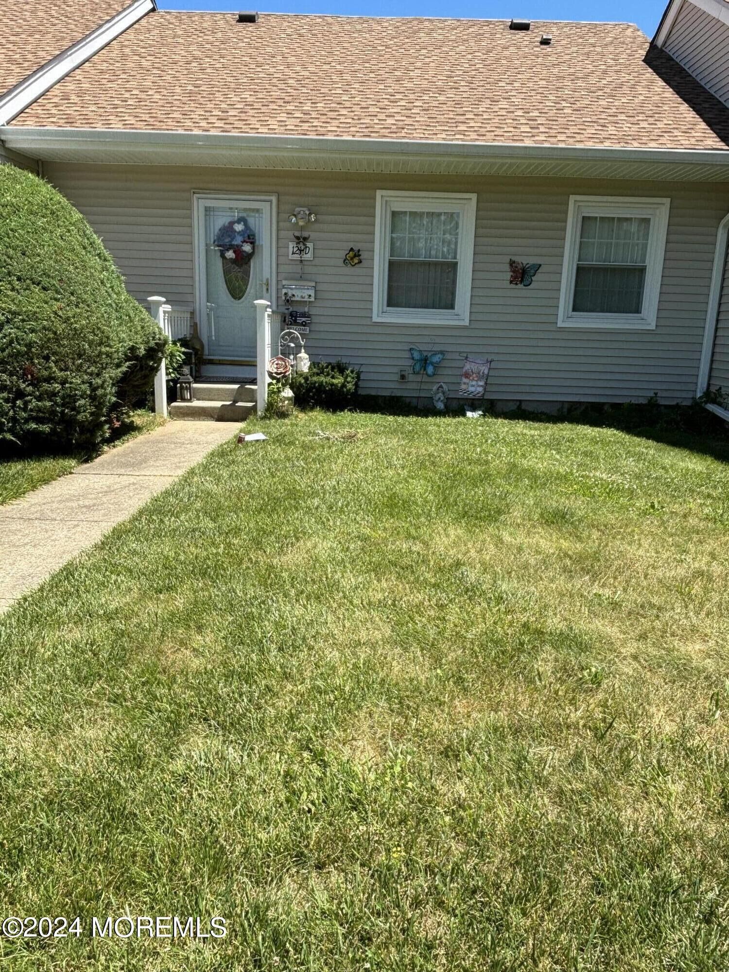 Property Photo:  121 Muhlen Platz D/1000  NJ 07728 
