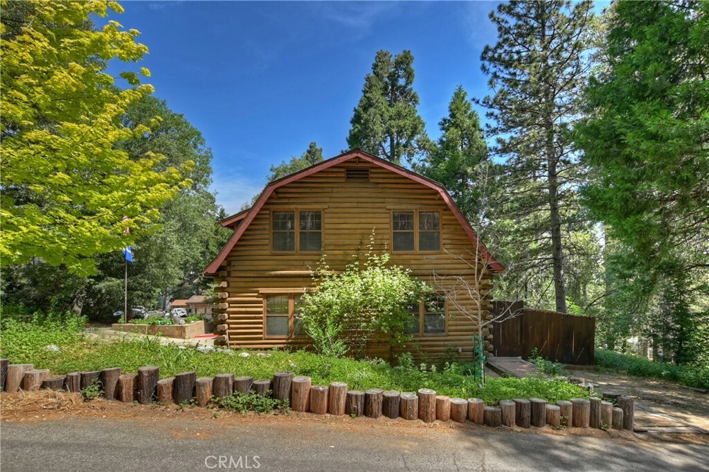 Property Photo:  104 Pineridge  CA 92325 