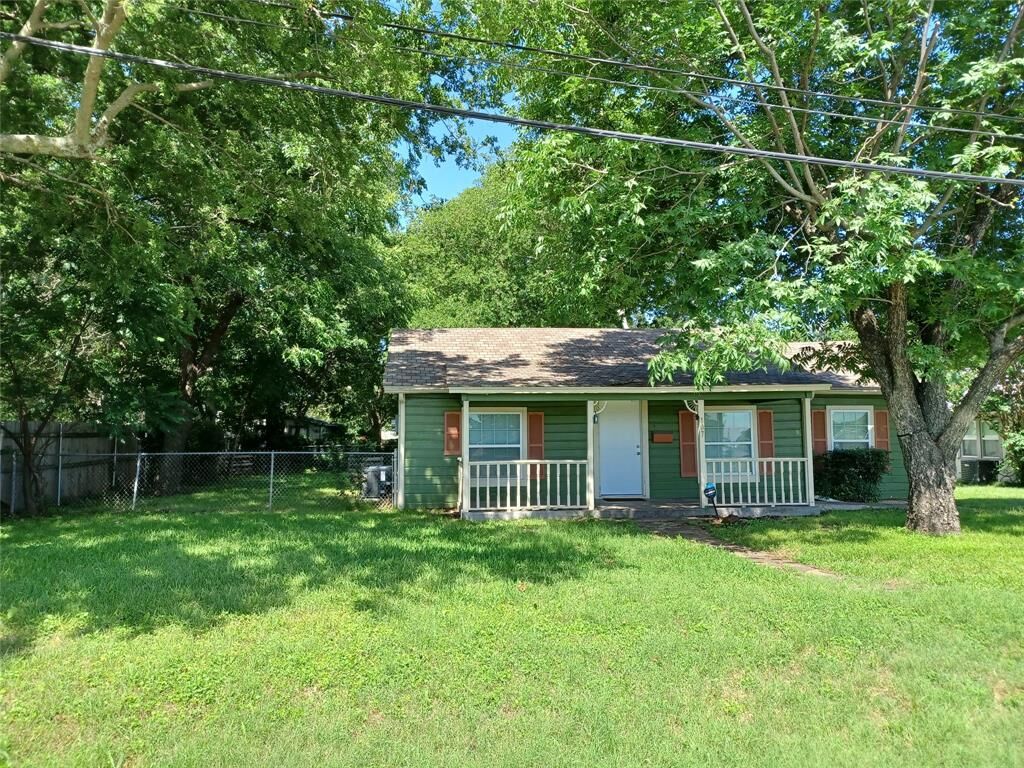 Property Photo:  107 Brown Street  TX 76063 
