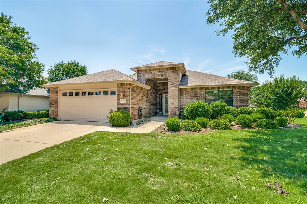 Property Photo: 9609 Pinewood Drive TX 76207