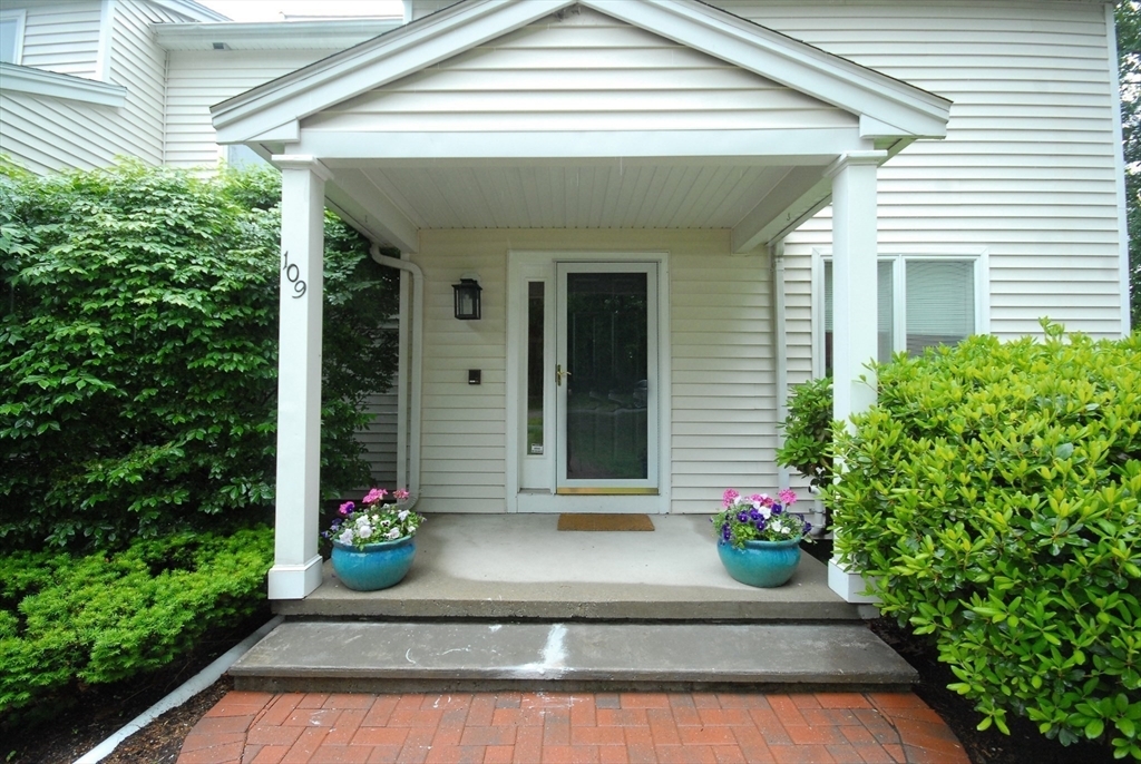 Property Photo:  109 Parkhurst Dr 109  MA 01886 