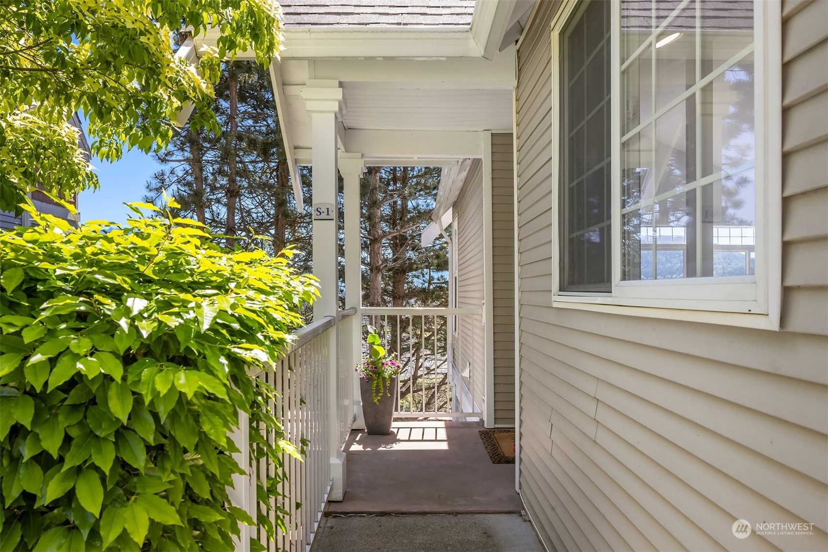 Property Photo:  23120 SE Black Nugget Road S1  WA 98029 