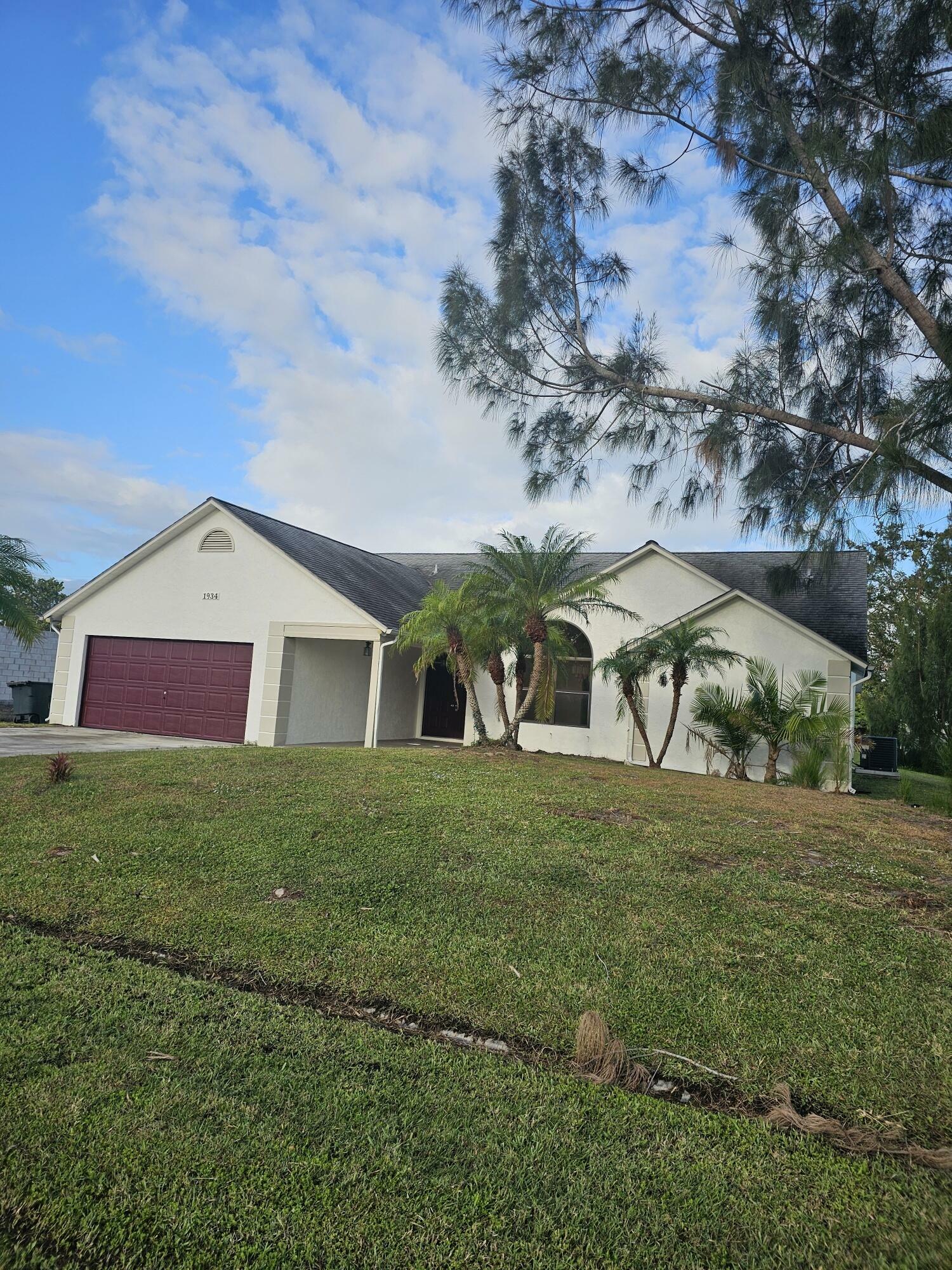 1934 SE Cheltenham Street  Port Saint Lucie FL 34983 photo