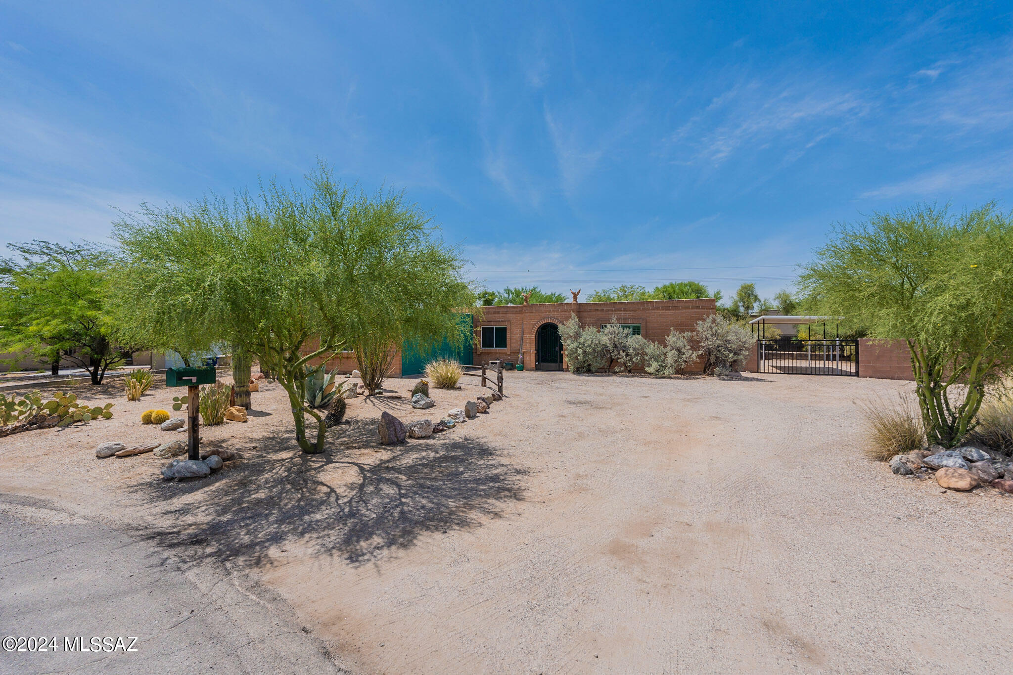 Property Photo:  1831 S Carthage Place  AZ 85748 