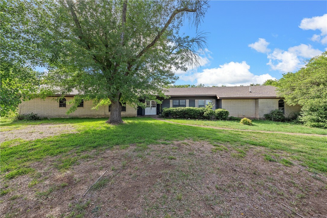 508 W Spring Valley Road  Hewitt TX 76643 photo