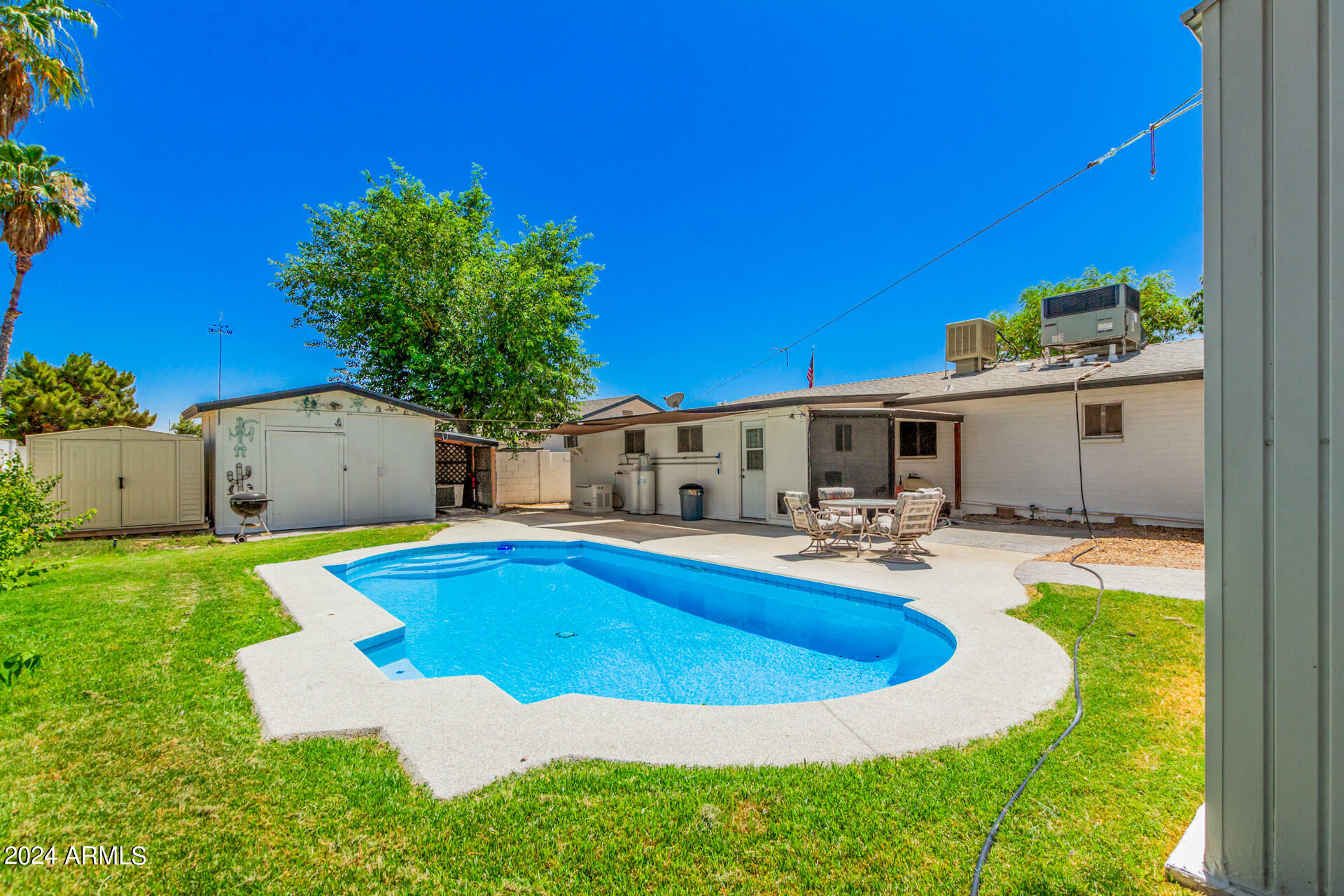 Property Photo:  721 N Poplar Street  AZ 85233 