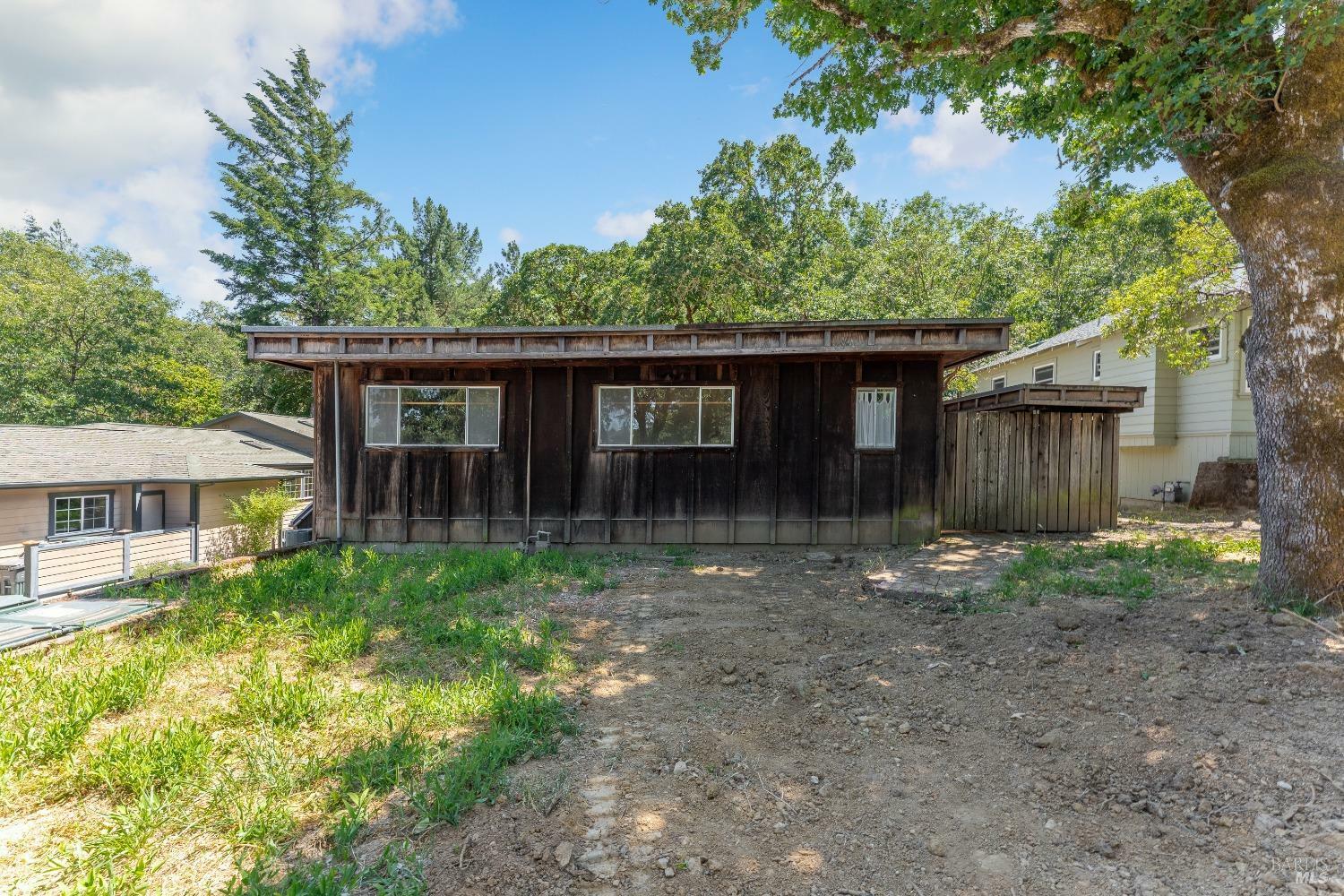 555 Redwood Avenue  Willits CA 95490 photo