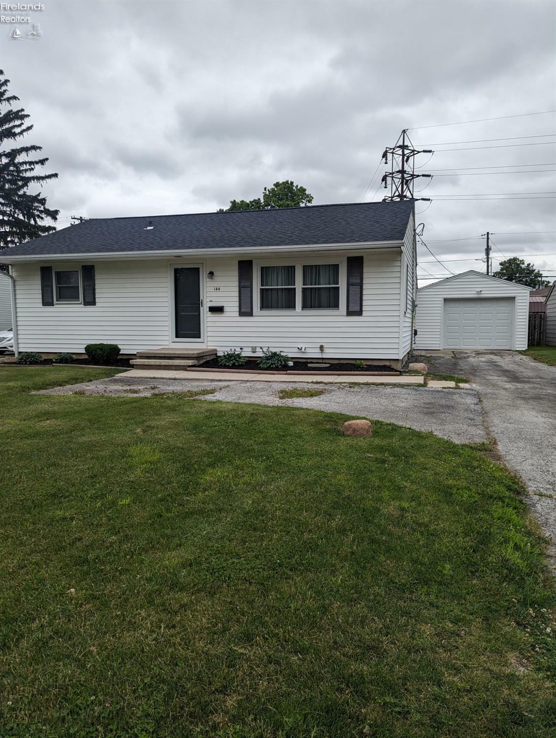 Property Photo: 144 Lindsay Avenue OH 44883
