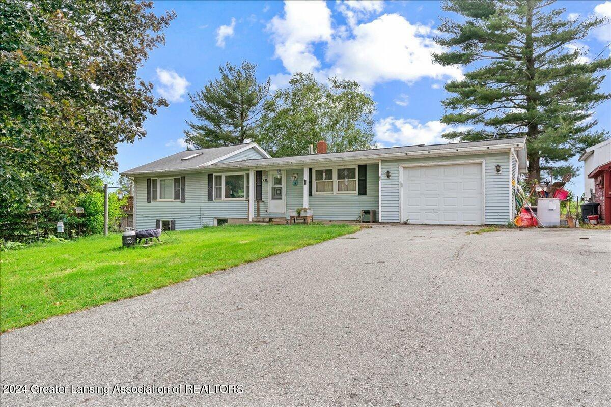 Property Photo:  85 N Royston Road  MI 48813 