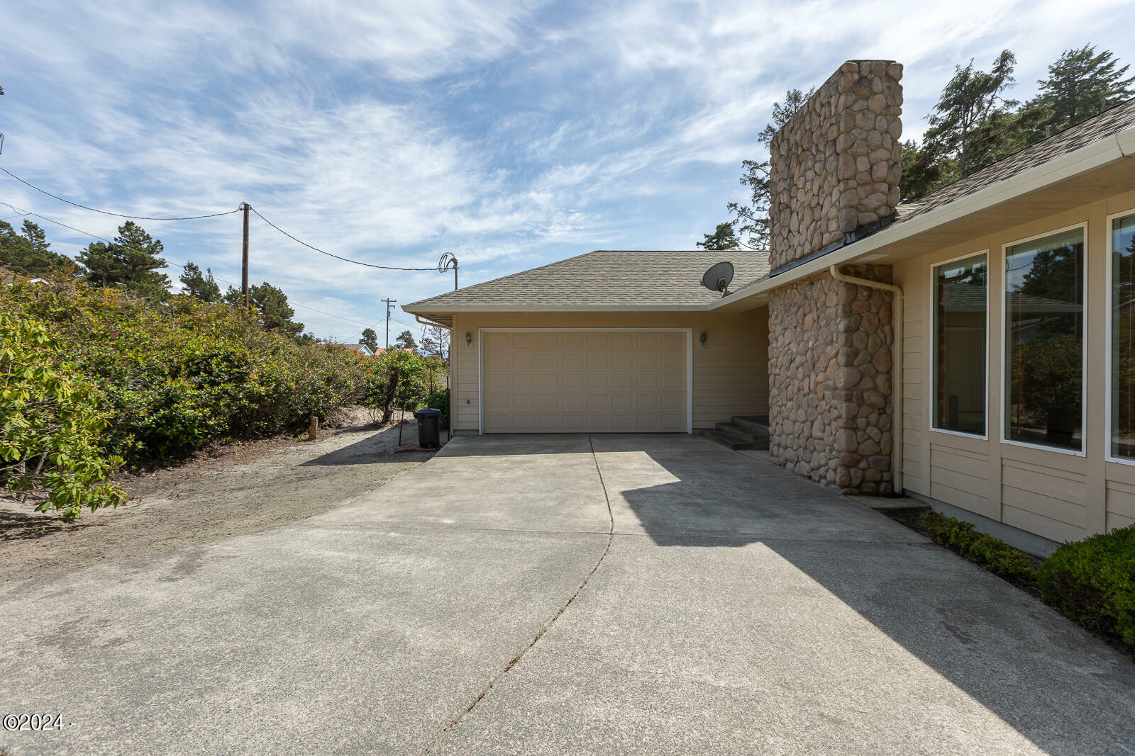 Property Photo:  32650 Circle Drive  OR 97135 