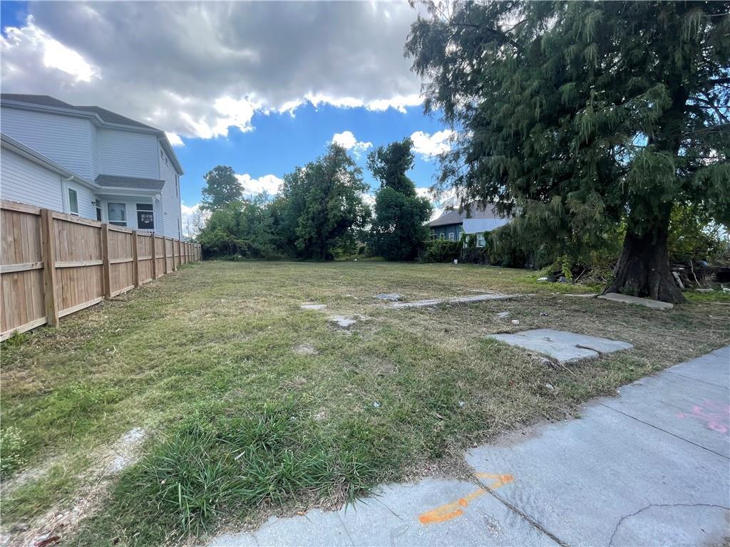 Property Photo:  2518 N Galvez Street  LA 70117 