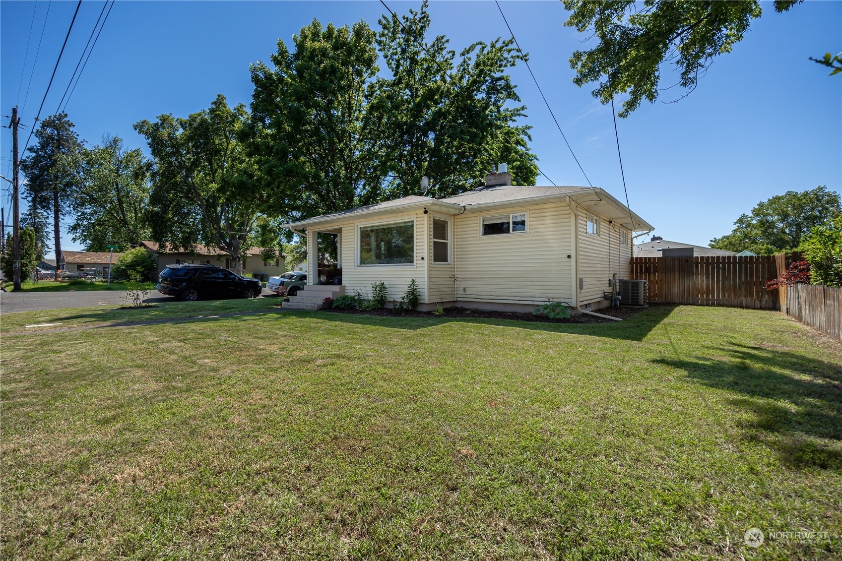 Property Photo: 735 White WA 99362