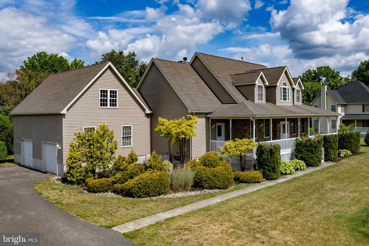 Property Photo:  39 Burnt House Road  NJ 08088 