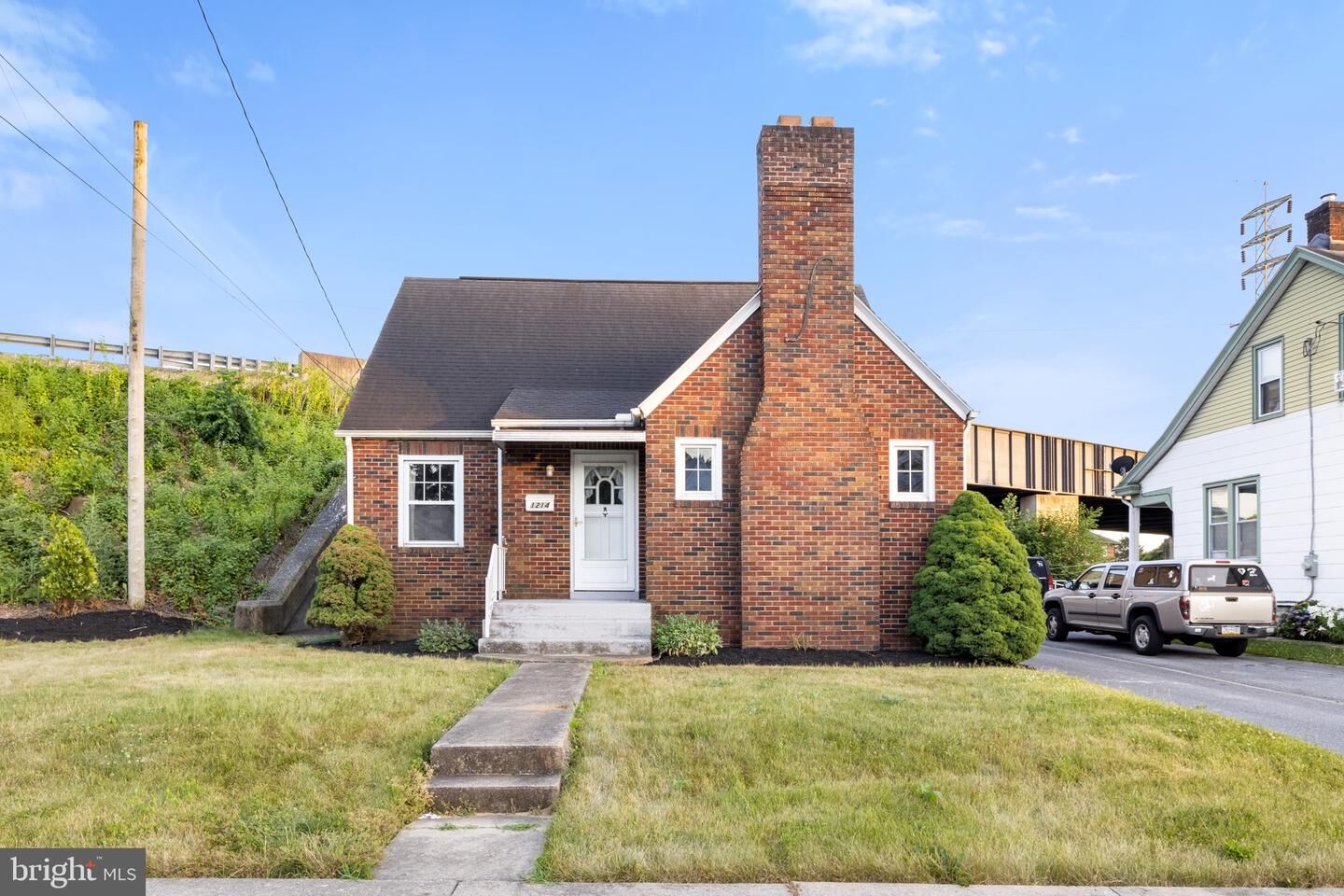 Property Photo: 1214 E Lehman Street PA 17046