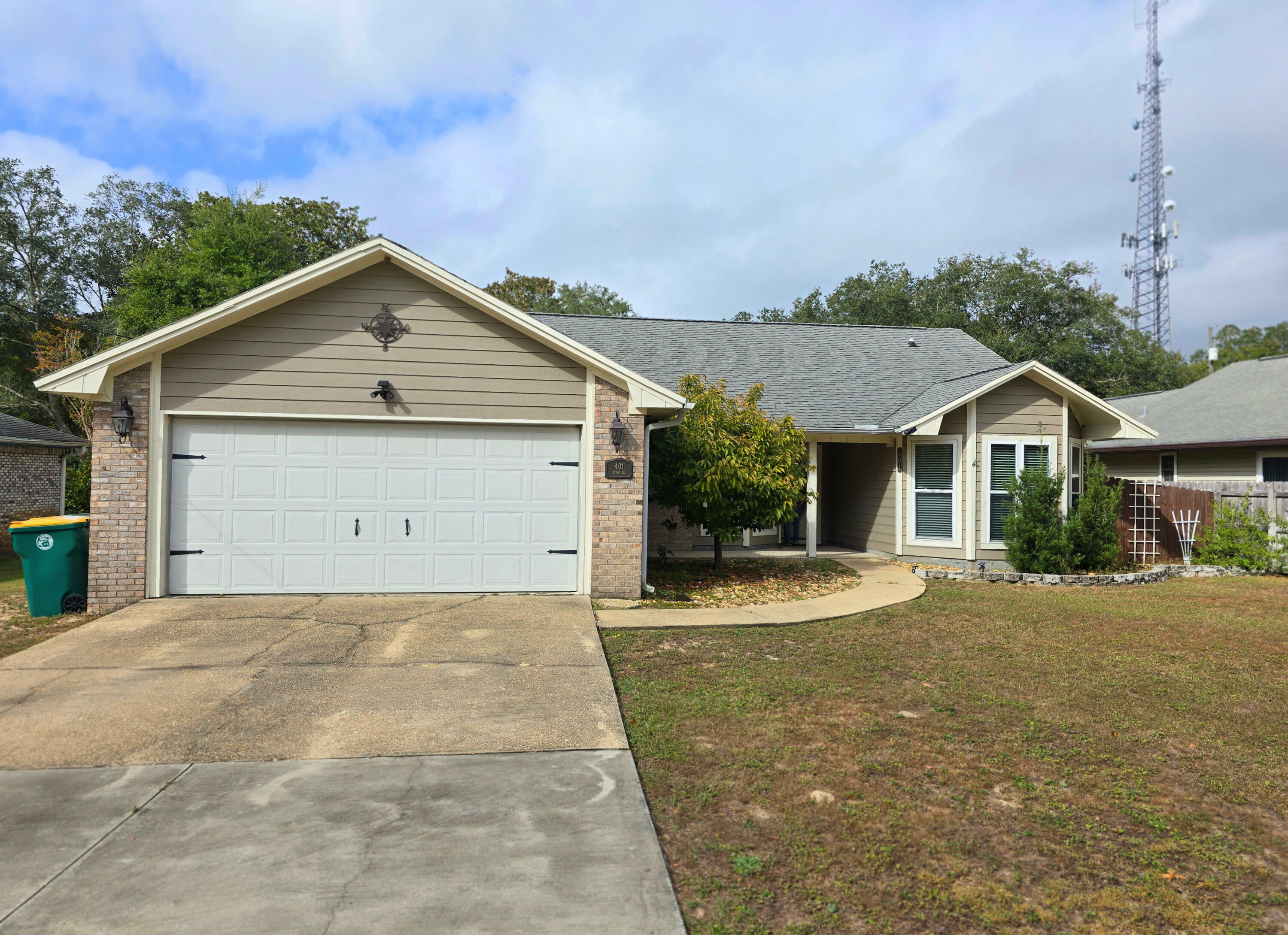 Property Photo:  401 Evans Road  FL 32578 