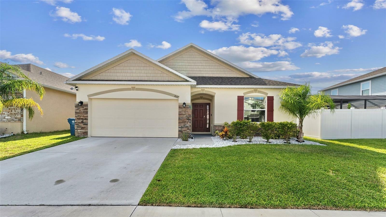 Property Photo:  627 Taft Drive  FL 33837 