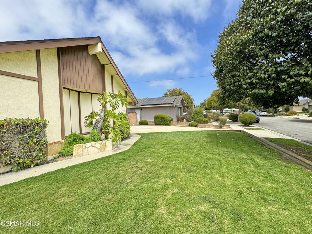 Property Photo:  5303 Annapolis Court  CA 93003 