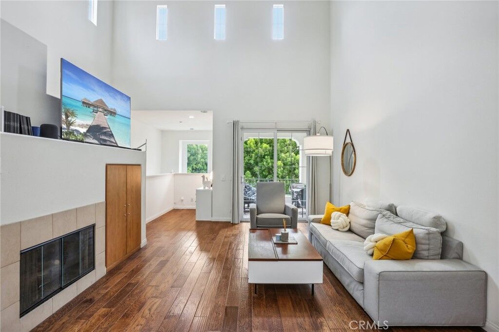 Property Photo: 237 Dewdrop CA 92603