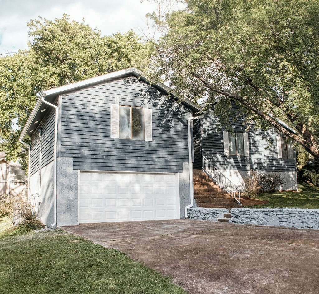 Property Photo: 432 Cedarmont Dr TN 37211