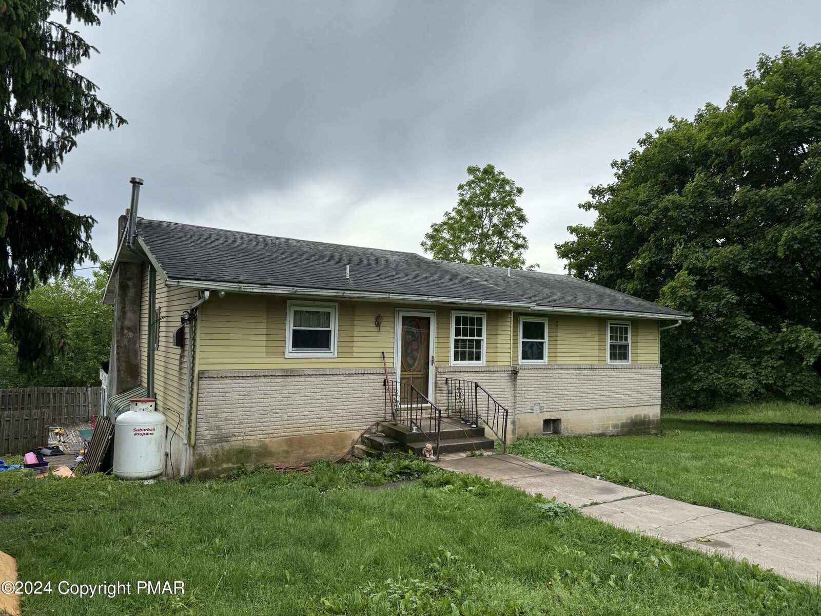 Property Photo:  48 Lake Minsi Drive  PA 18013 