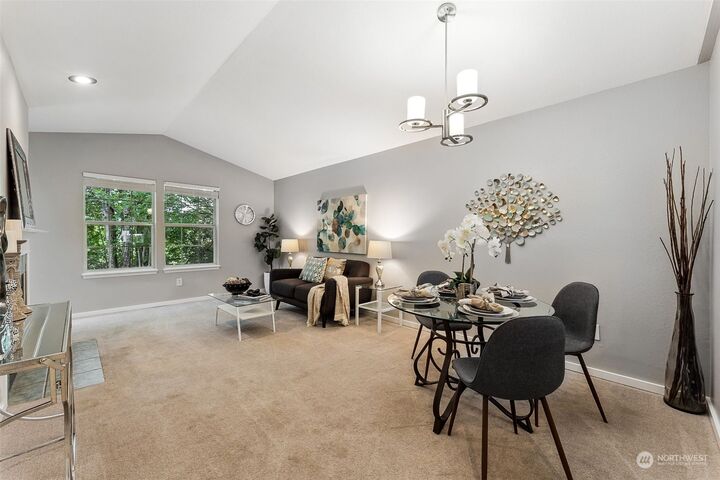 Property Photo: 2670 118th Ave Avenue SE 9-302 WA 98005