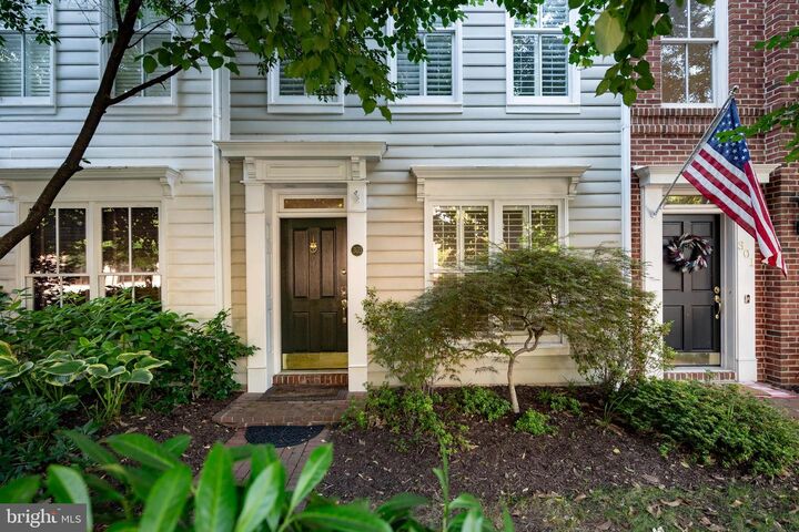 303 S Henry Street  Alexandria VA 22314 photo