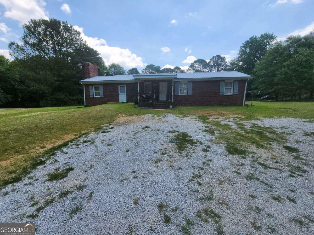 Property Photo: 1032 Barnes Road GA 30108